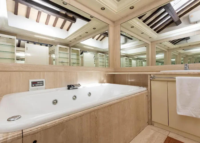 Pantheon Rondanini Luxury Penthouse
